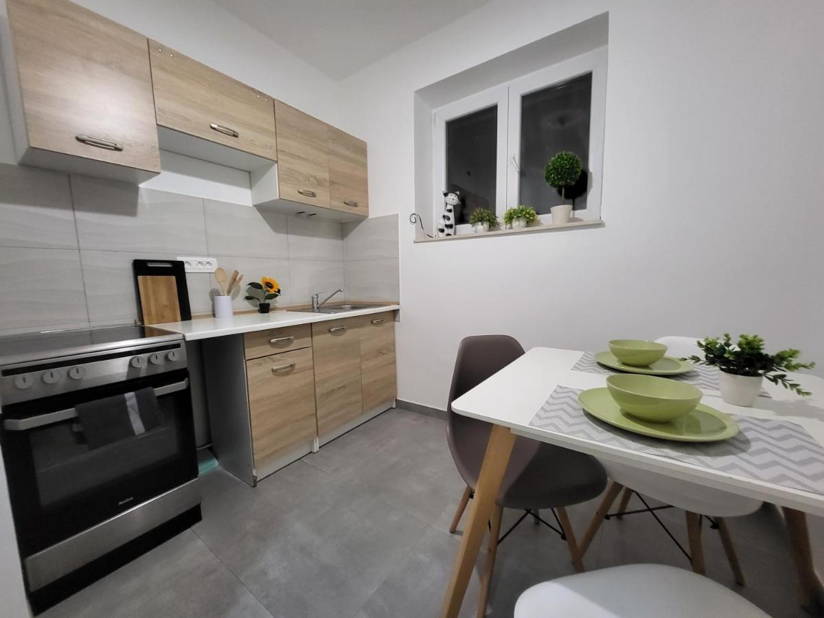Cozy Apartment With Balcony 10 Min From The Beach 리예카 외부 사진