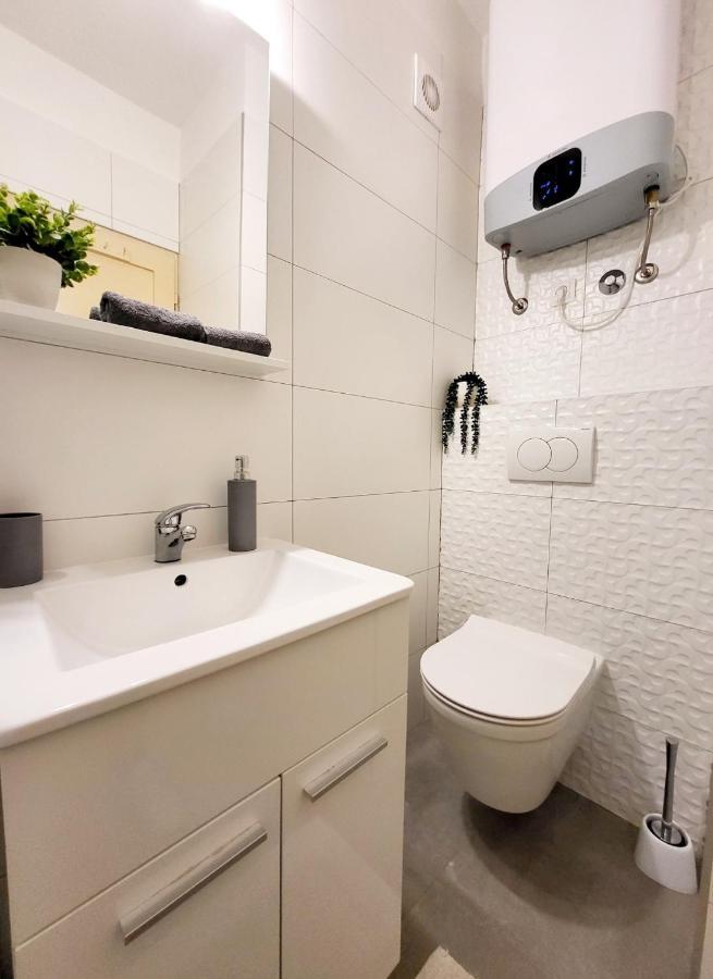 Cozy Apartment With Balcony 10 Min From The Beach 리예카 외부 사진